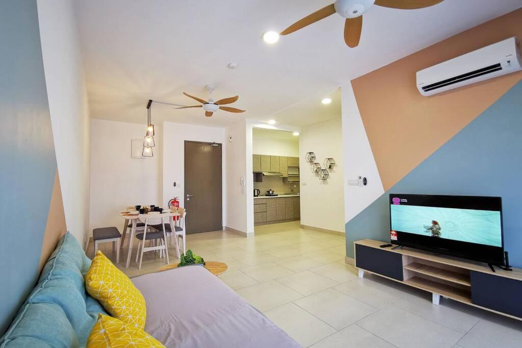 Astetica Pool & Lake View High Floor 100Mbps Wifi Netflix Seri Kembangan Exterior foto