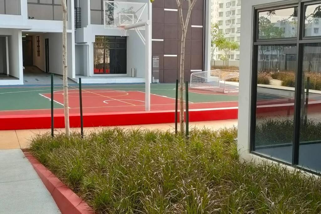 Astetica Pool & Lake View High Floor 100Mbps Wifi Netflix Seri Kembangan Exterior foto