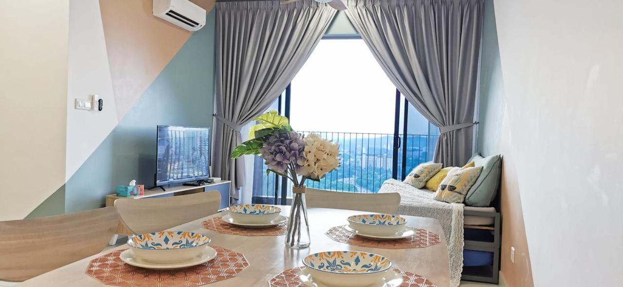 Astetica Pool & Lake View High Floor 100Mbps Wifi Netflix Seri Kembangan Exterior foto